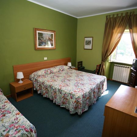 Hotel Sutrium Екстериор снимка
