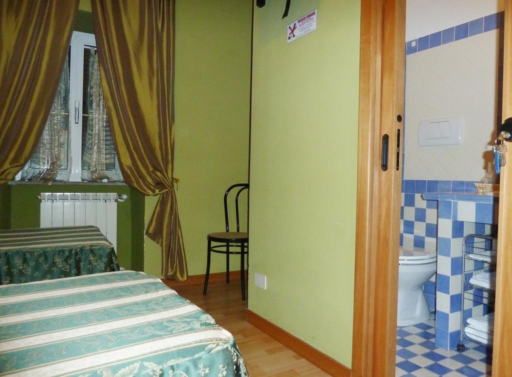 Hotel Sutrium Стая снимка